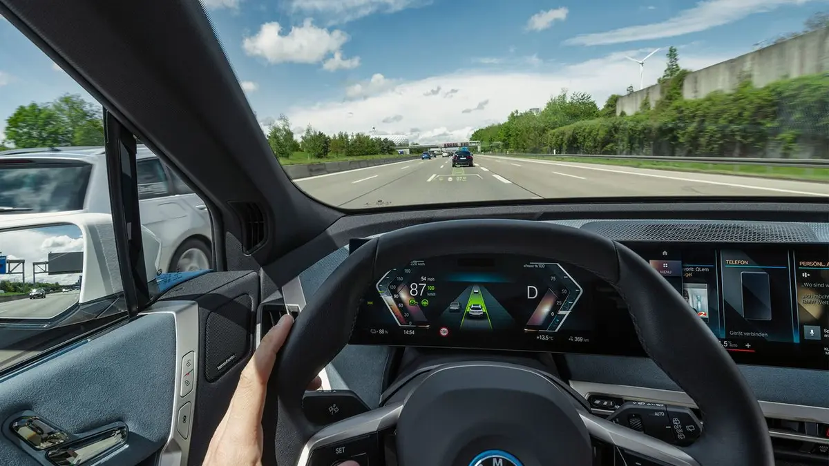 EU Mandates Driver‑Facing Cameras in All New Cars, Raising Privacy Concerns