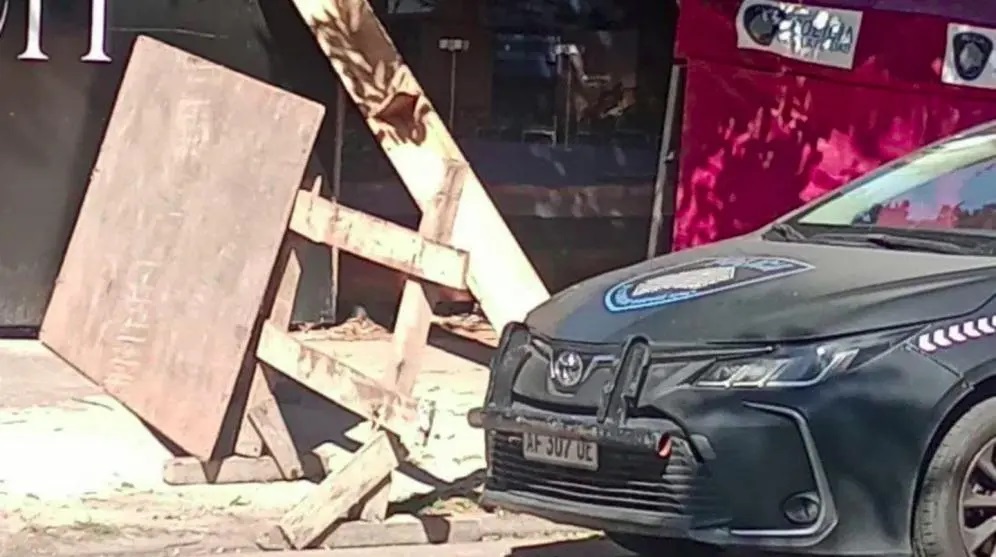 02.jpg Villa Devoto: una joven de 20 años murió aplastada por un andamio que cayó de una obra en construcción