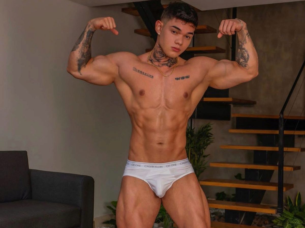 Justin-Clark072