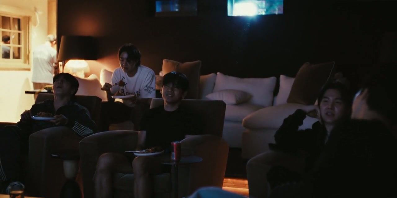 BTS: THE RETURN Screenshot