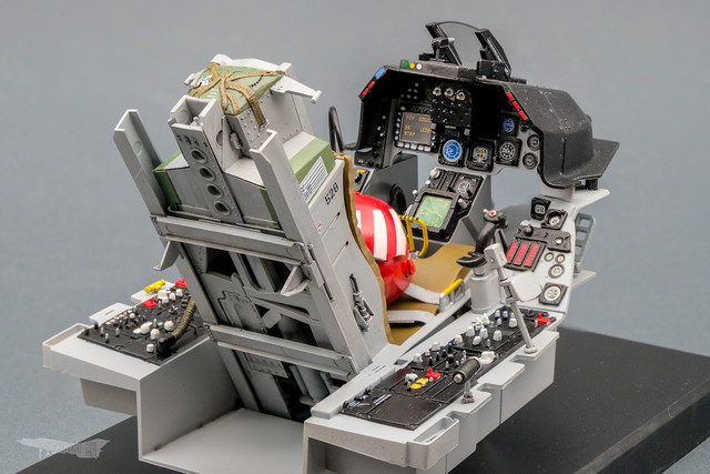 cockpit-10.jpg