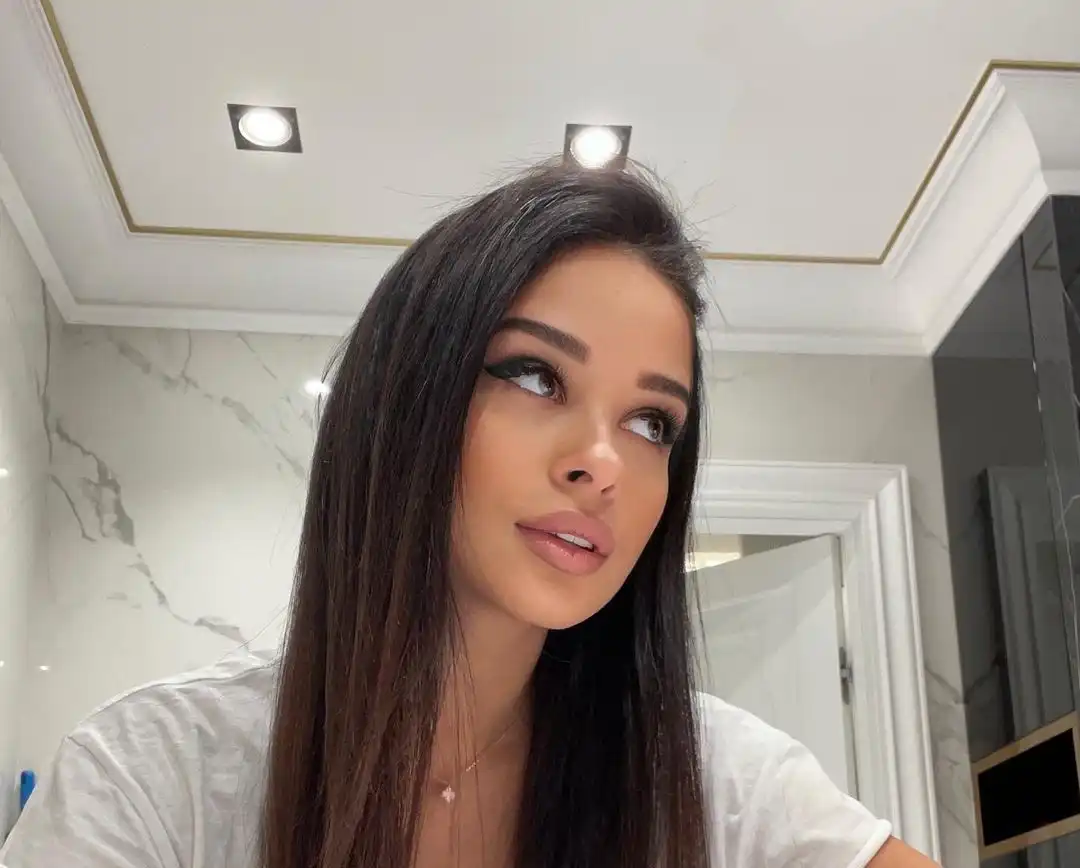 Alina Akilova Wallpapers Insta Fit Bio (15)