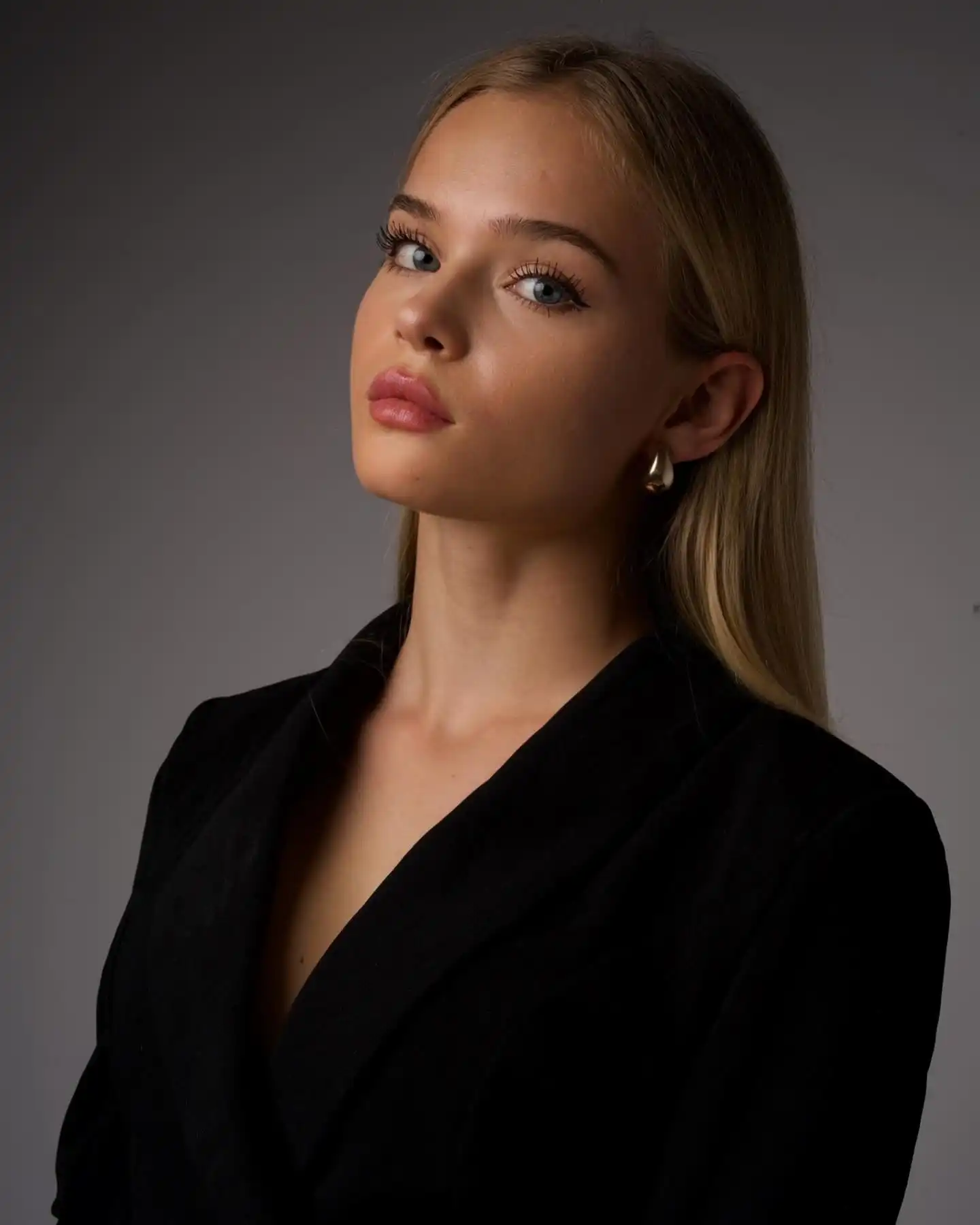 Veronika-Miller-Wallpapers-Insta-Sport-Bio-12