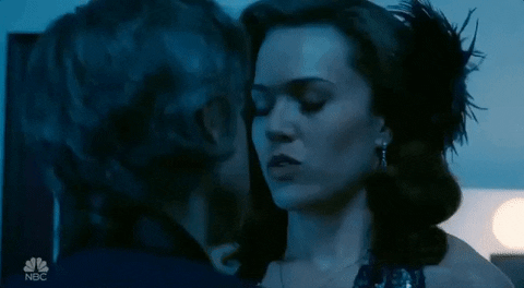 [Image: awkward-couple-surprised-kiss-pydmvc03disv867k.gif]