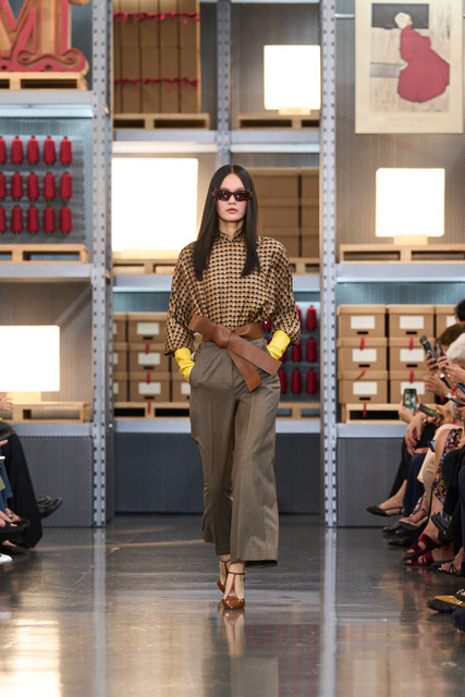 LOOK 32.jpg