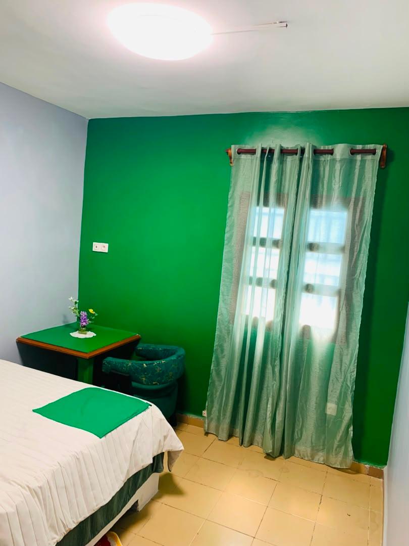 Chambre meublée à louer à Yaoundé - 9000 FCFA/Nuit