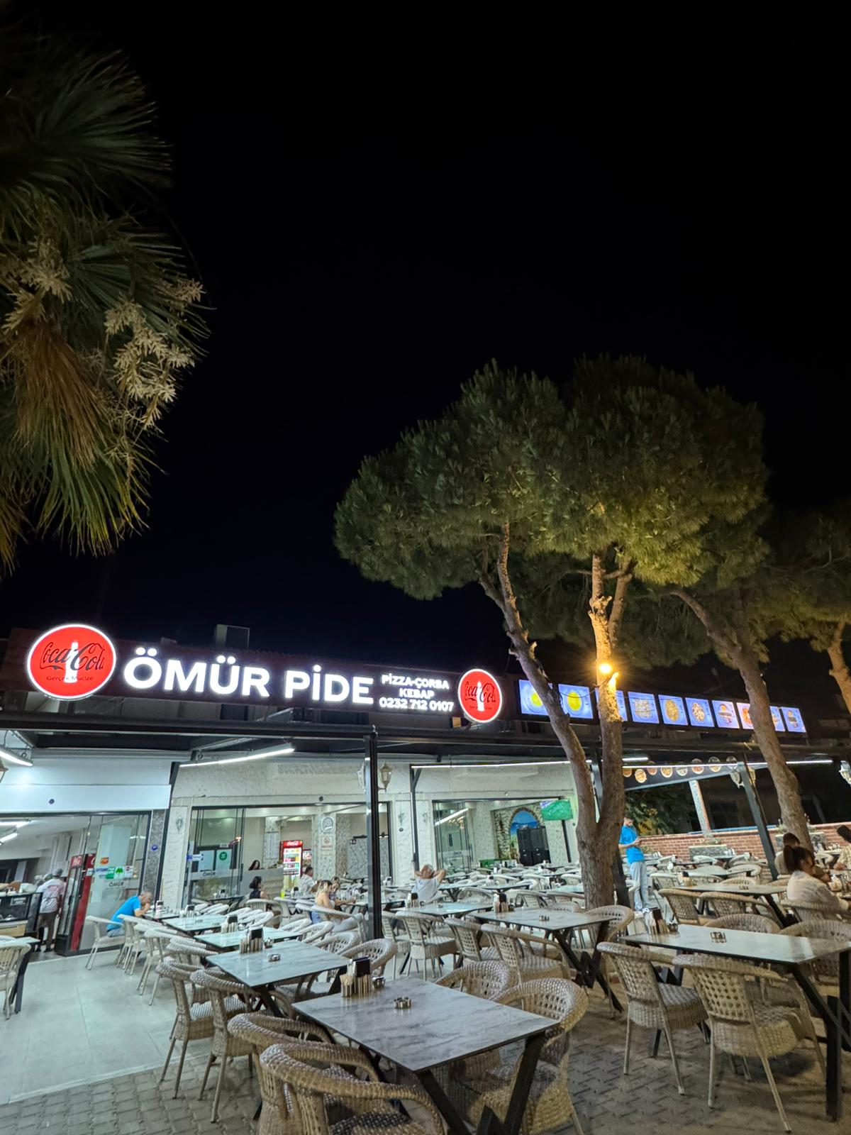 Ömür Pide Ferah Bahçe Oturma Alanı