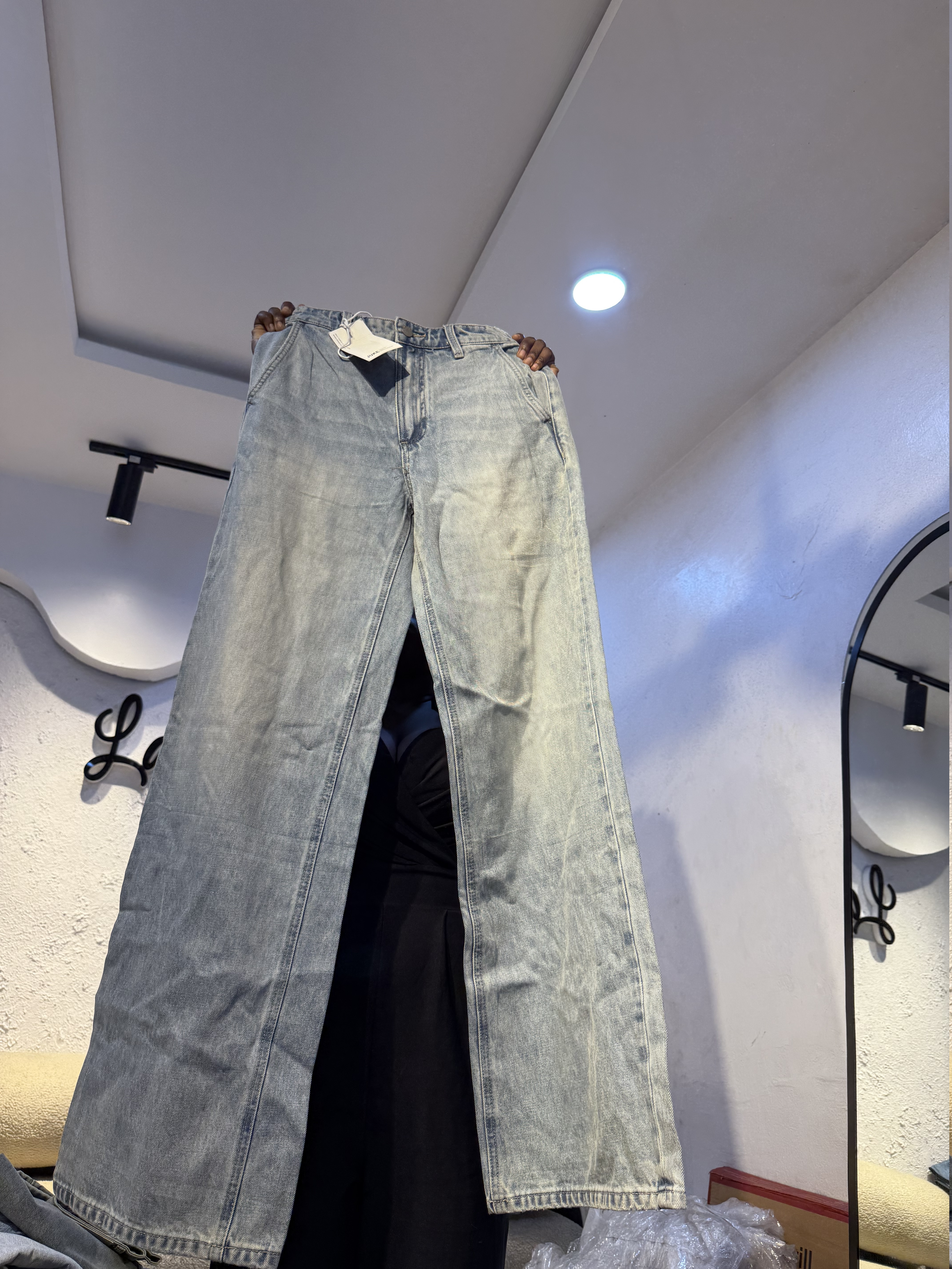 Waist 28
