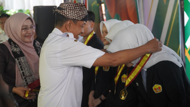 PERPISAHAN.jpg