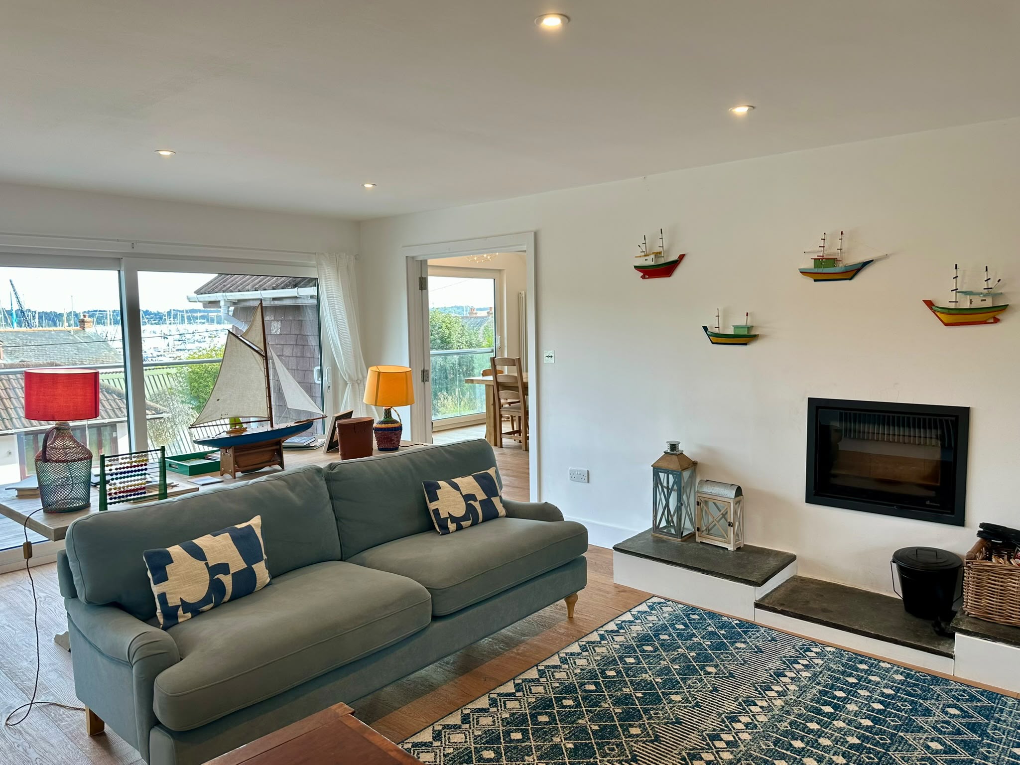Pondhu upstairs sitting room with marina view