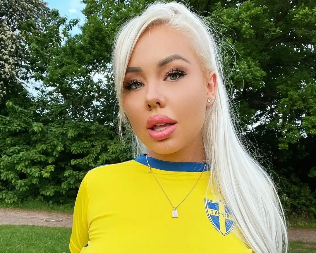 Amanda Breden Wallpapers Insta Fit Bio (6)