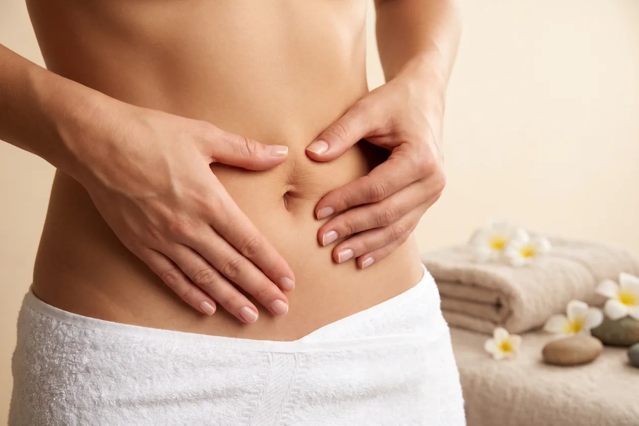 Technique de massage palpé-roulé manuel effectué sur le ventre à Toulouse Jolimont.
