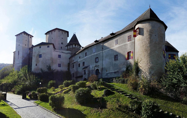 lockenhaus.jpg