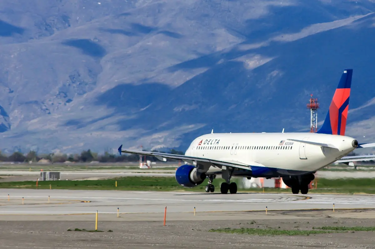 Delta Flight Suffers Engine Damage, Returns to Salt Lake City