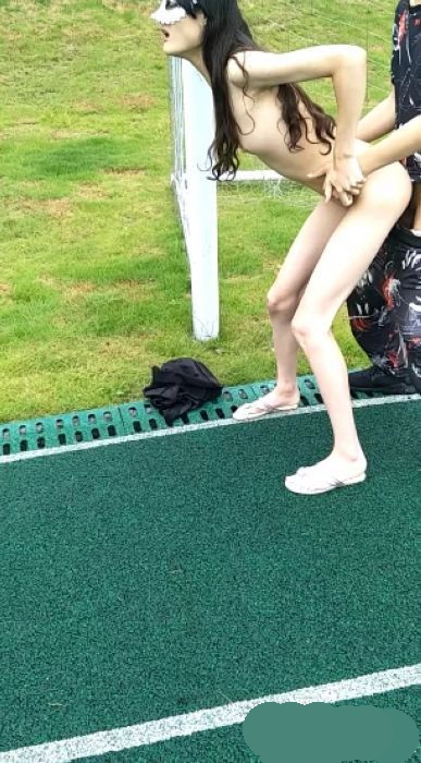 经典资源 妩媚婷儿 小情侣操场啪啪户外露出 175v17.2G