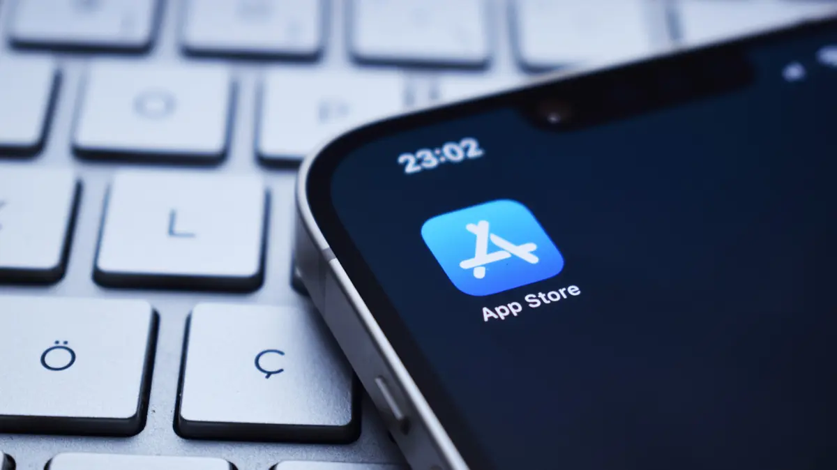 Apple to Consider Opening App Store to Agentic AI