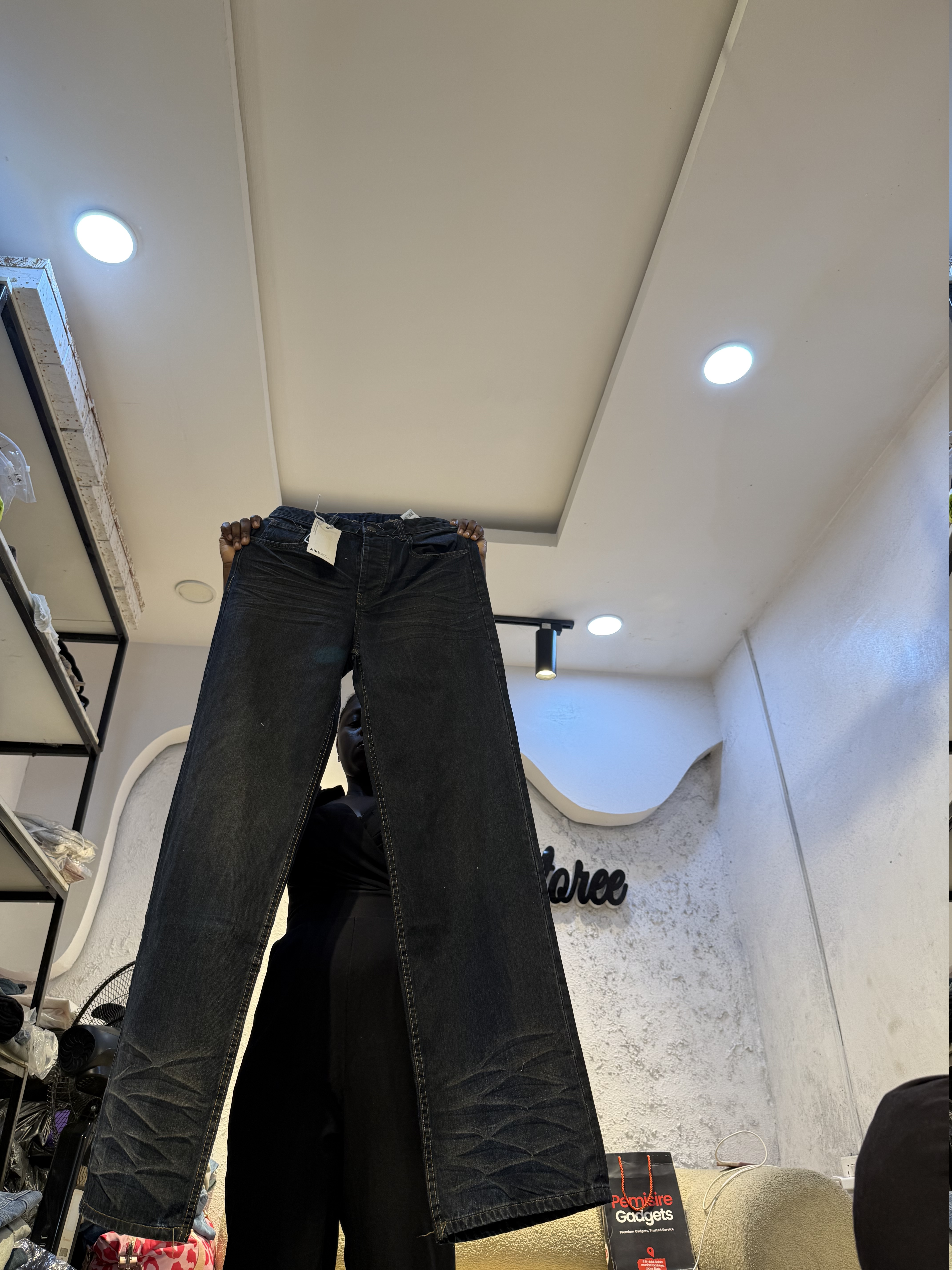 Waist 28