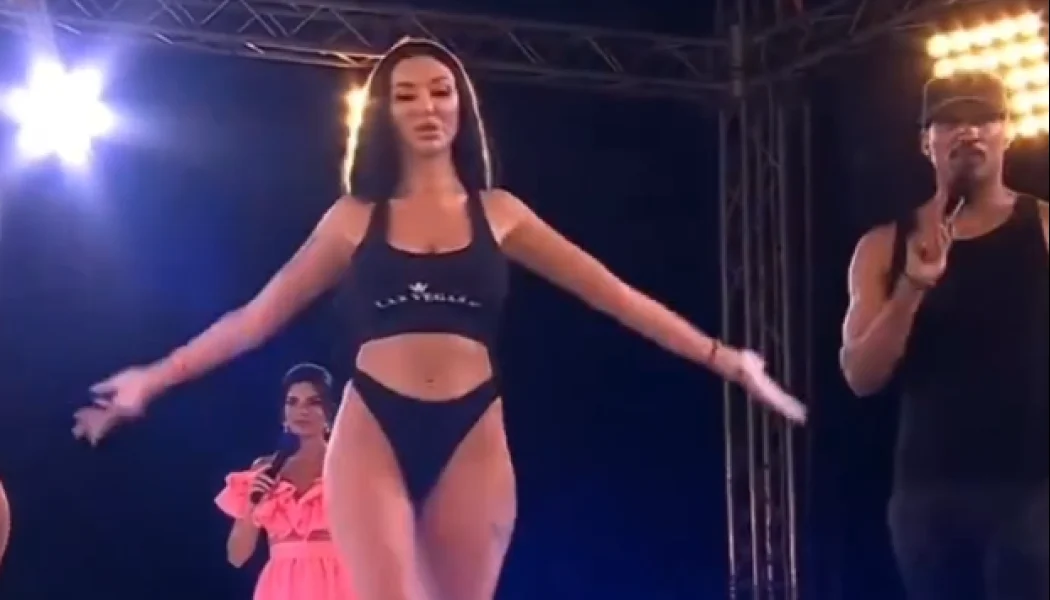 Παράνοια: Άθλημα με... ακατάλληλα χαστούκια από γυναίκα σε γυναίκα (VIDEO)