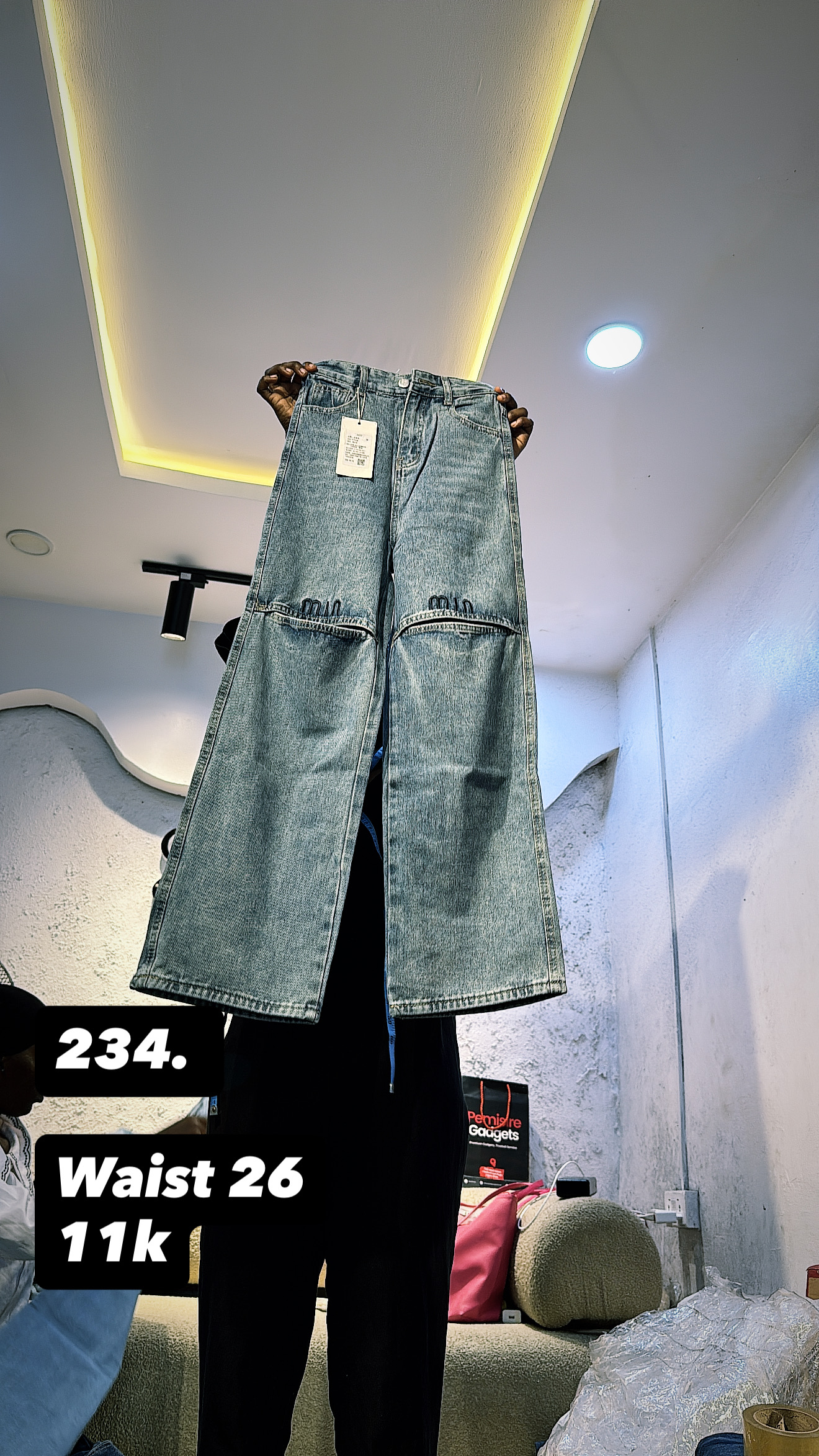 Waist 26