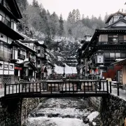 银山温泉街4.webp