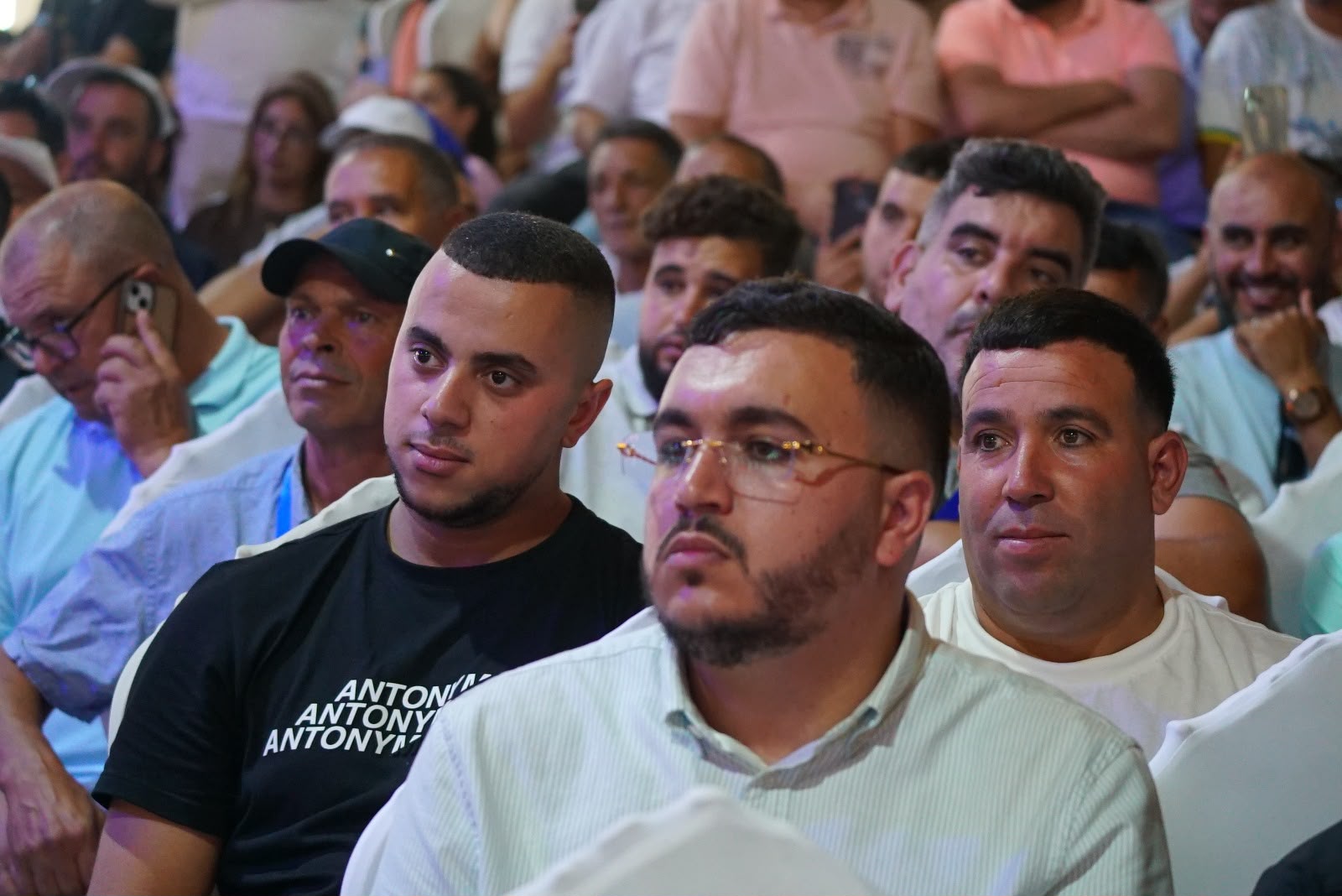 فاق كل التوقعات بحضور أزيد من 4 آلاف شخص.. لقجع والسكوري وقيادات «البام» في تجمع جماهيري حاشد لدعم المومني بالناظور - صورة 59
