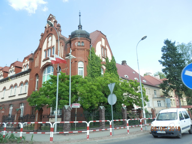 OLYMPUS-DIGITAL-CAMERA