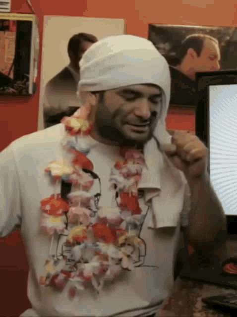 tenor-1.gif