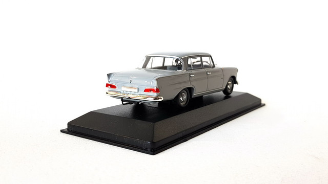 MBW110-F702-resize.jpg