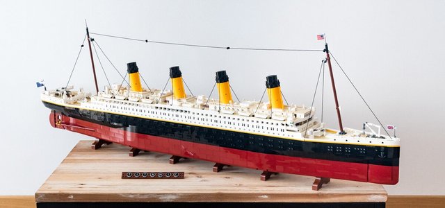 https://i.ibb.co/NZdVPZ2/Titanic.jpg