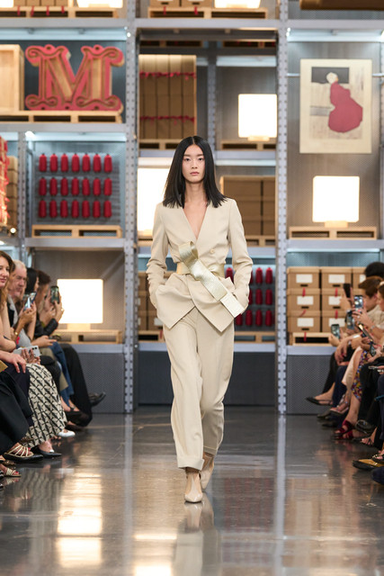 LOOK 28.jpg