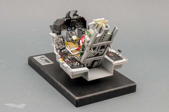 cockpit-4.jpg