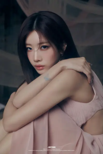 kim lip loona 1377426.webp