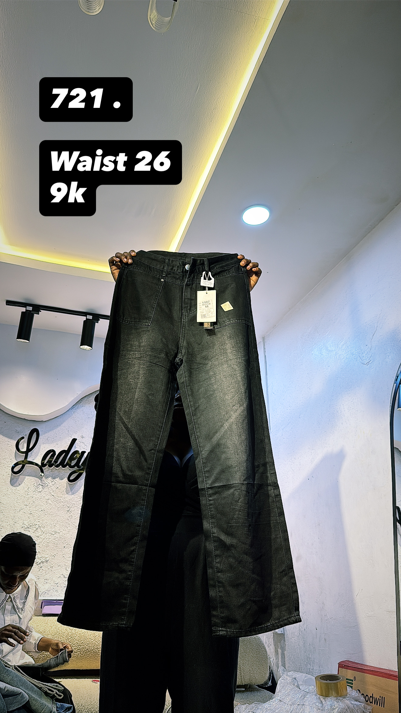 Waist 28