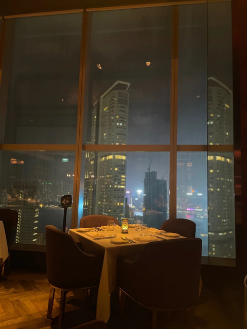 restaurant2.jpg