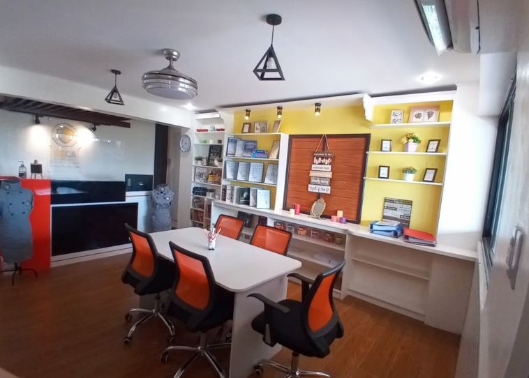 THE LOBBY ROOM