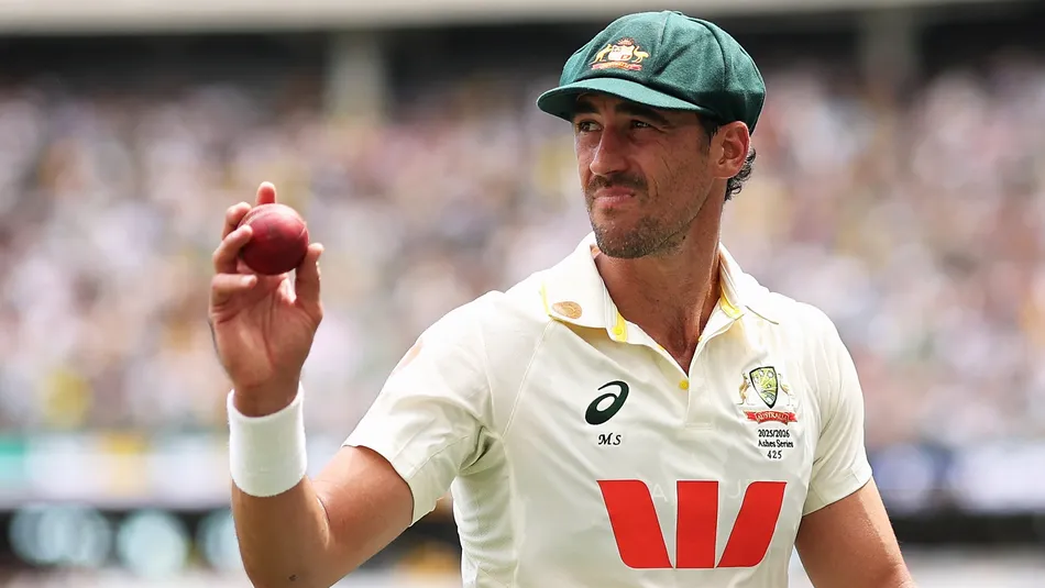 Top 3 Left-Arm Fast Bowlers with Most Wickets in Cricket History