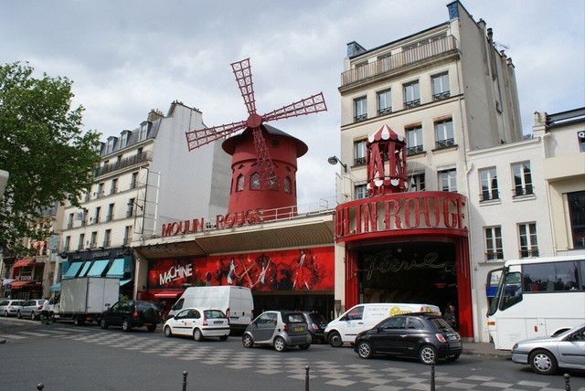 Montmartre-Moulin-Rouge