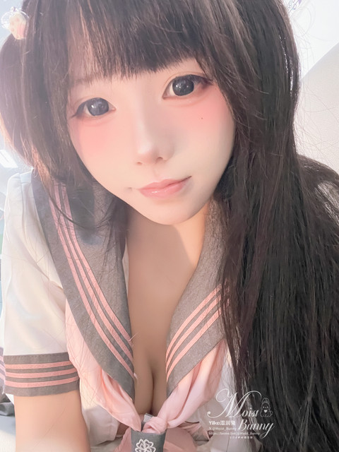 Yiko湿润兔 地铁萌妹 自拍 (64).jpg