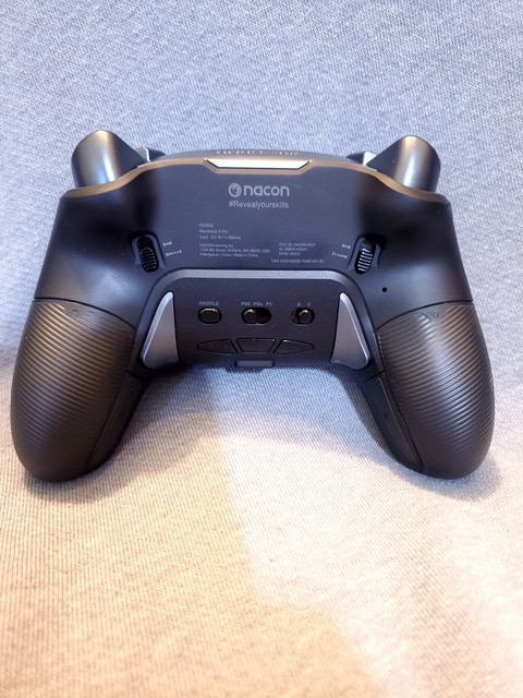 Nacon-Revolution-5-Pro-Controller-Back