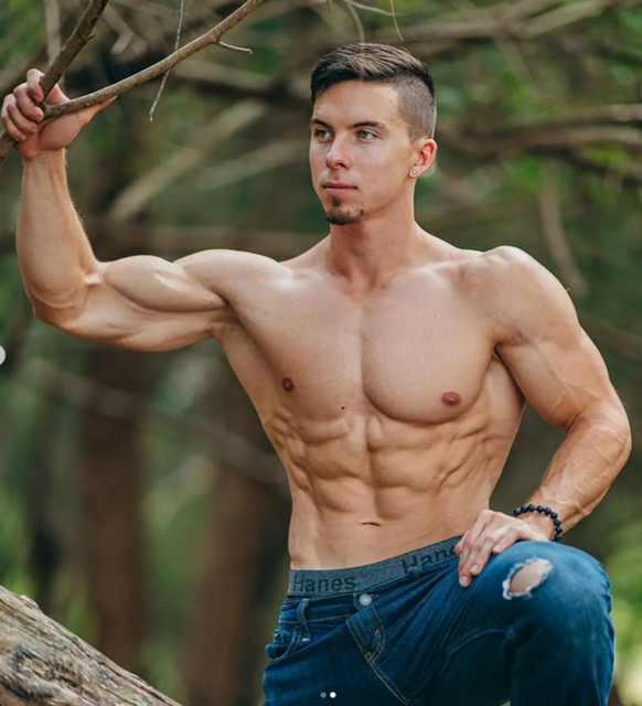 Alek-Pacocha753.jpg