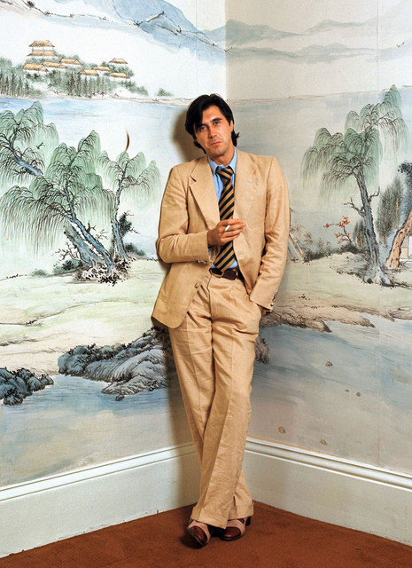 linen-suit
