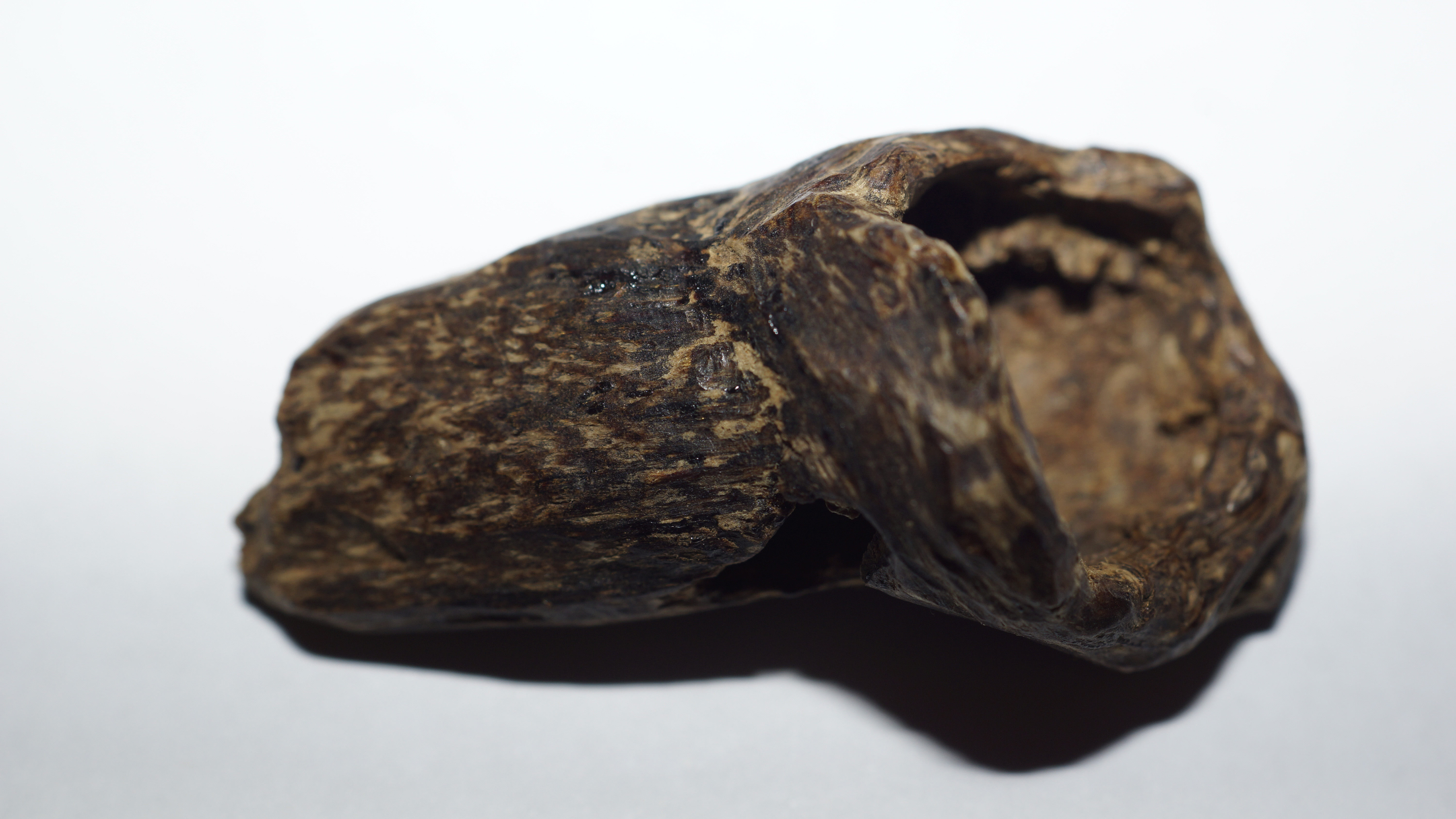 [Ouddict.com] Oud Wood