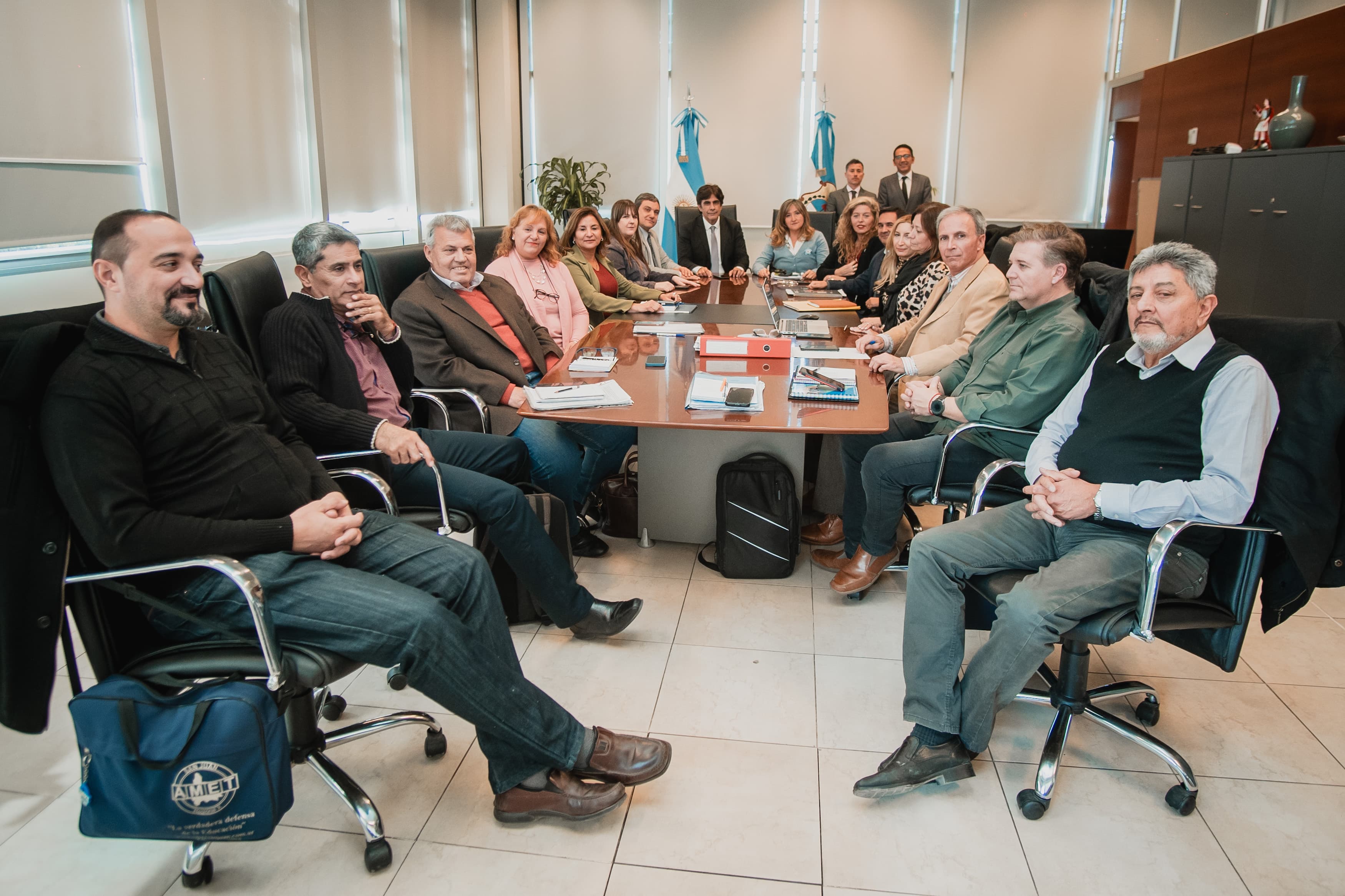 Comenzó las negociaciones paritarias en el Minist