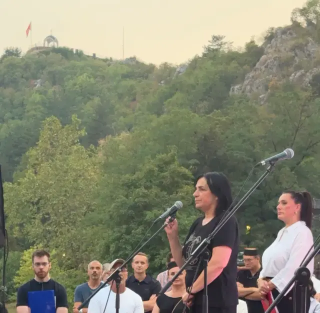 Vesna-Pejovi