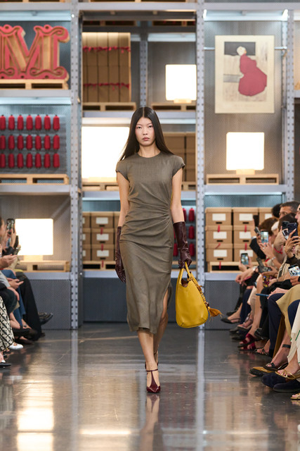 LOOK 33.jpg
