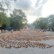 100