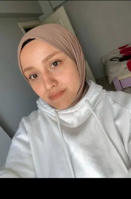 جامعية محجبة جسمها فاججر شغالة رضع في بزازها وتصور حلماتها وتنزل ضرب عليهم 2 673x1024