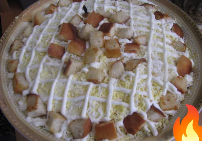 Постер Салат "Сардинка с гренками"