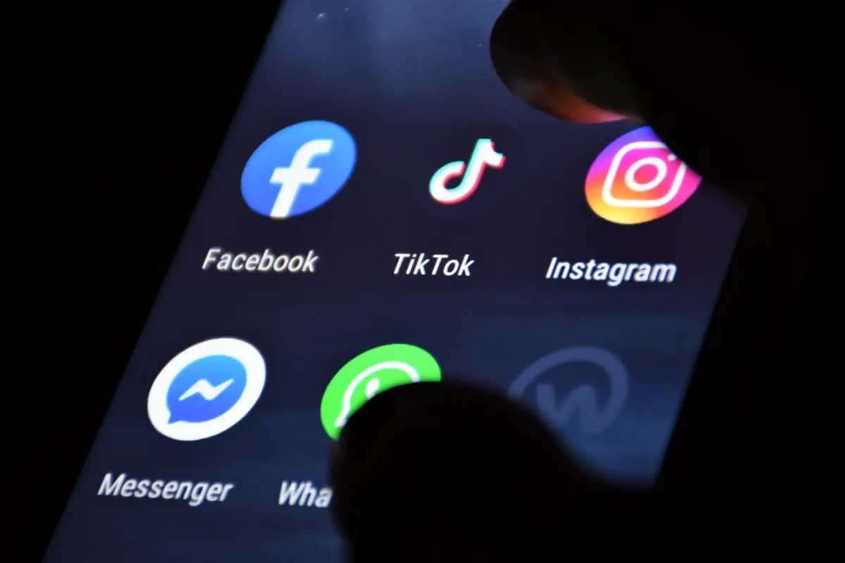 Adolescenții români sunt conștienți de efectele negative ale social media.