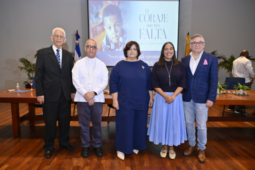 Milagros de Féliz presenta obra editorial “El coraje que nos falta”   .